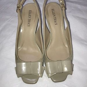 Ellen Tracy Barclay Beige Grey Slingback Suede